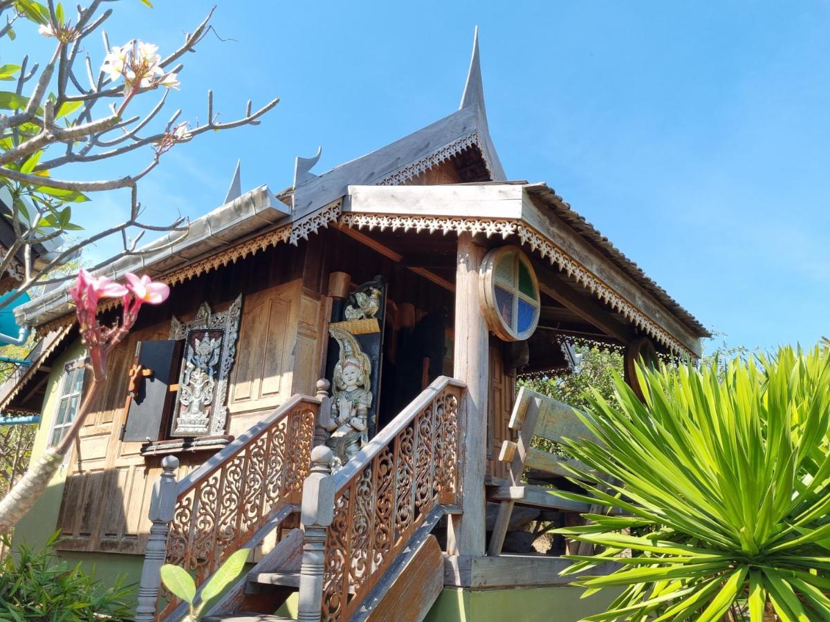 Hello Sichang Bungalow Ko Si Chang Bagian luar foto