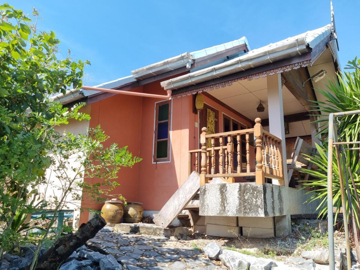 Hello Sichang Bungalow Ko Si Chang Bagian luar foto