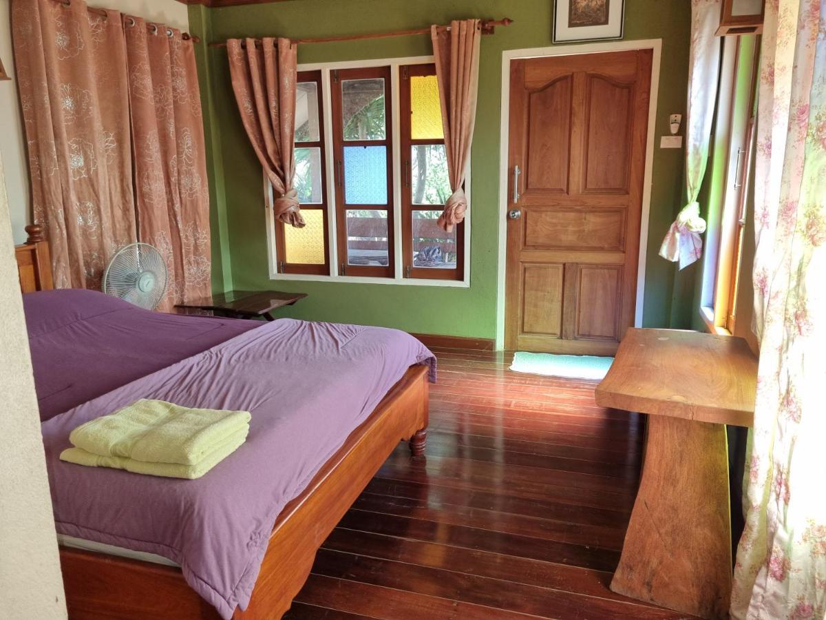 Hello Sichang Bungalow Ko Si Chang Bagian luar foto