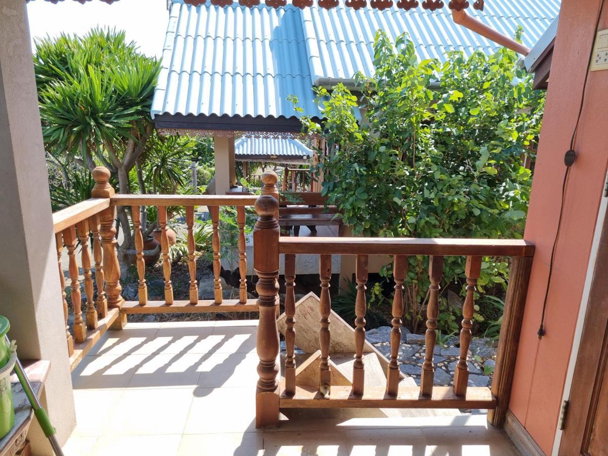 Hello Sichang Bungalow Ko Si Chang Bagian luar foto