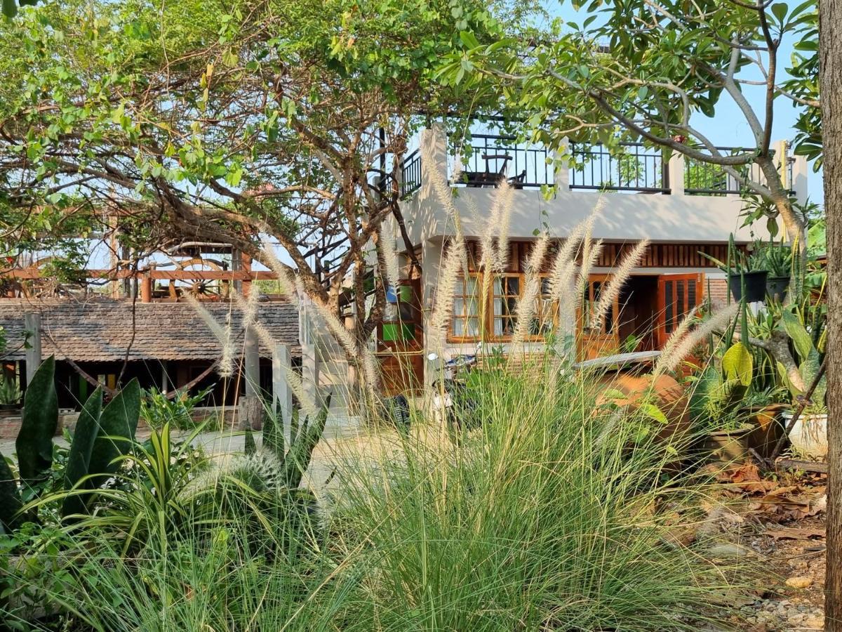 Hello Sichang Bungalow Ko Si Chang Bagian luar foto