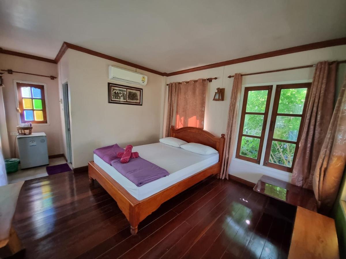 Hello Sichang Bungalow Ko Si Chang Bagian luar foto