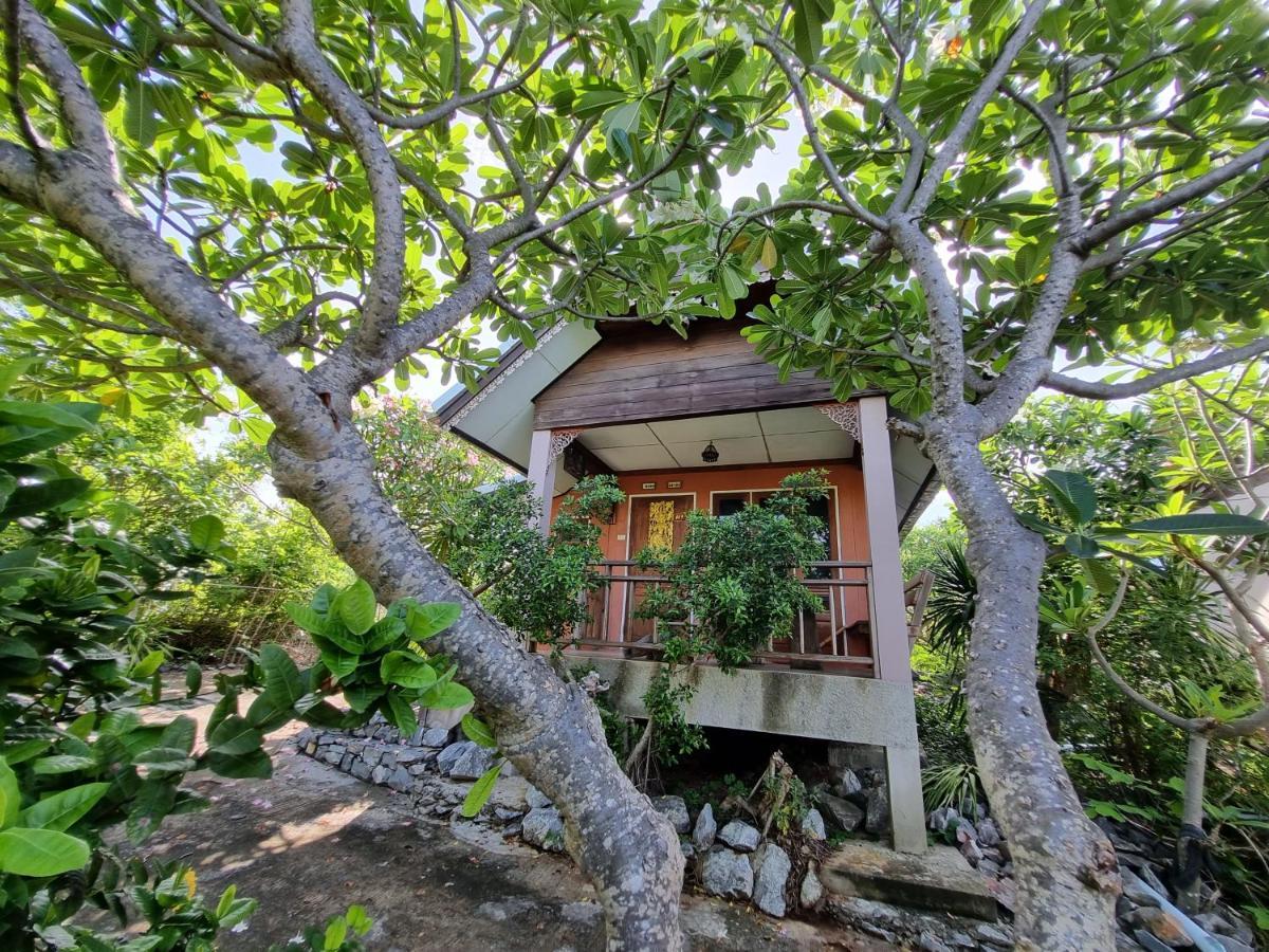 Hello Sichang Bungalow Ko Si Chang Bagian luar foto