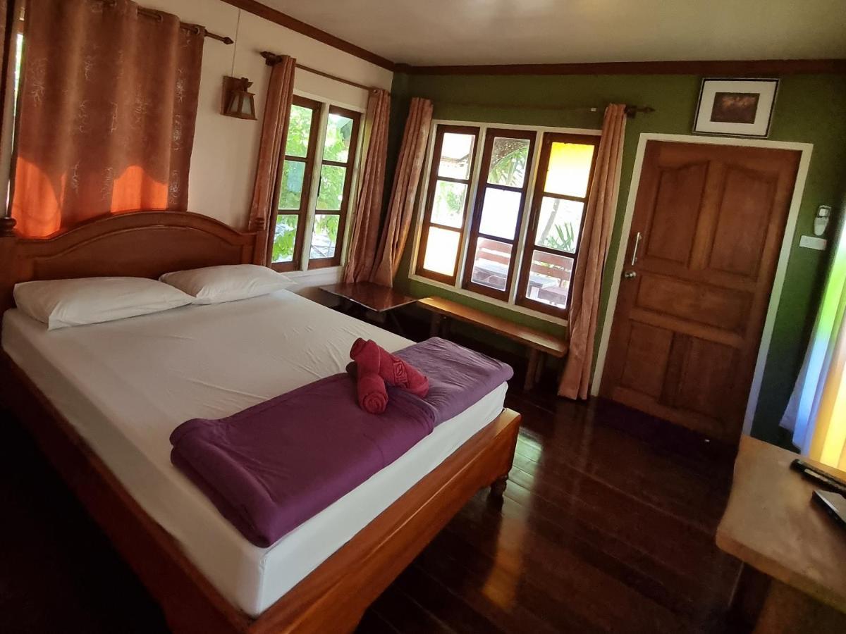 Hello Sichang Bungalow Ko Si Chang Bagian luar foto