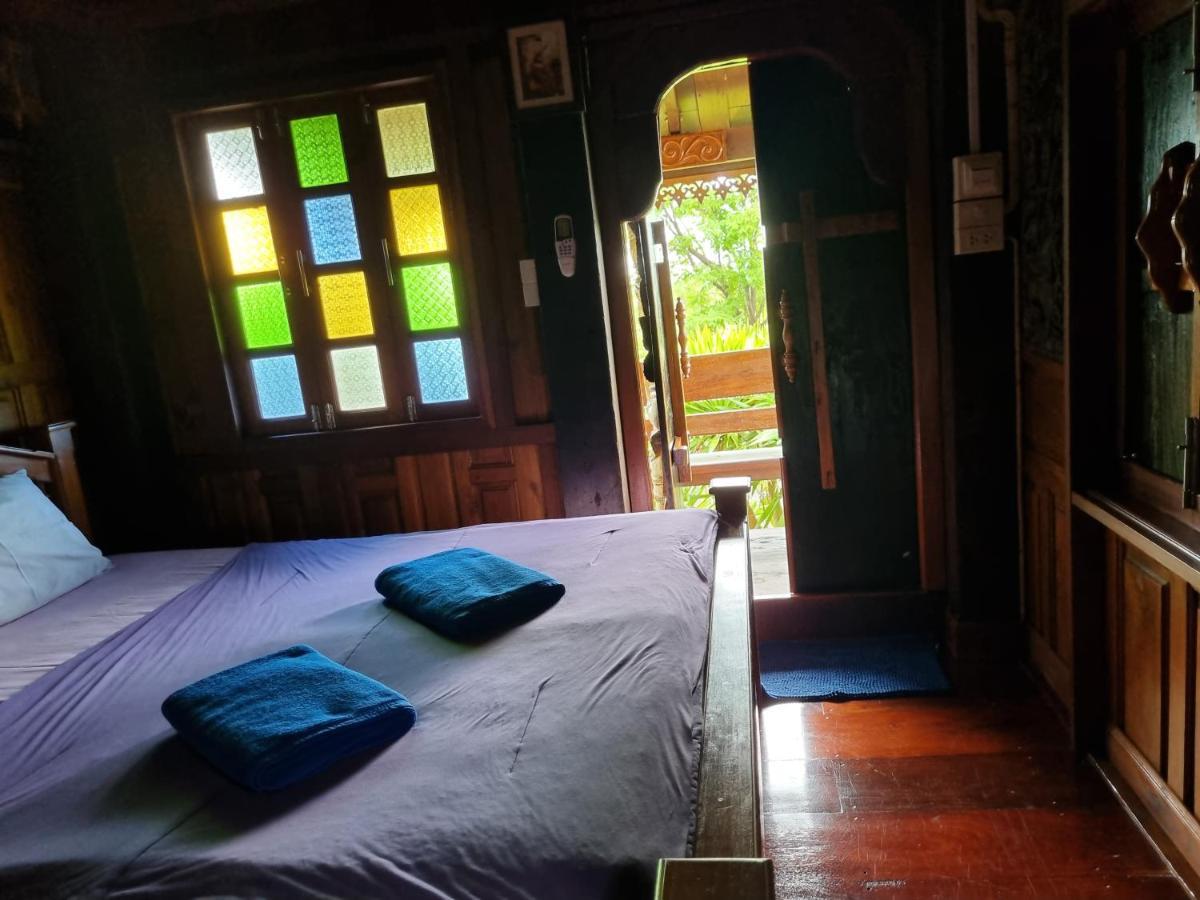 Hello Sichang Bungalow Ko Si Chang Bagian luar foto