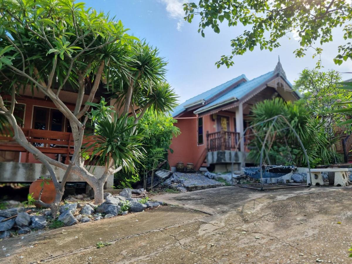 Hello Sichang Bungalow Ko Si Chang Bagian luar foto