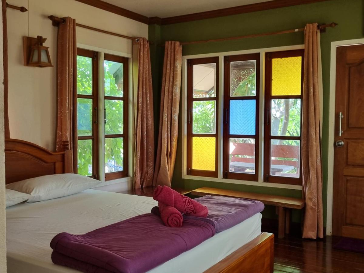 Hello Sichang Bungalow Ko Si Chang Bagian luar foto