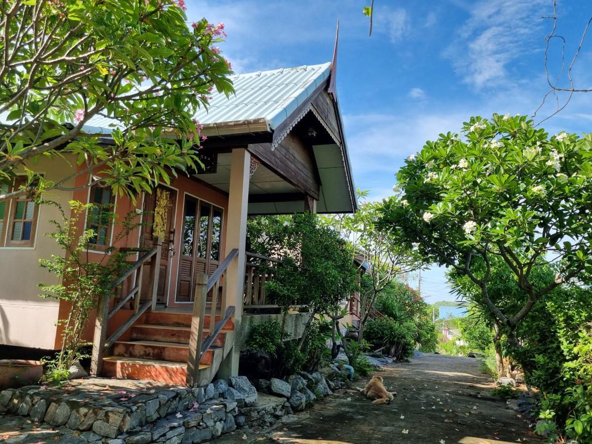 Hello Sichang Bungalow Ko Si Chang Bagian luar foto